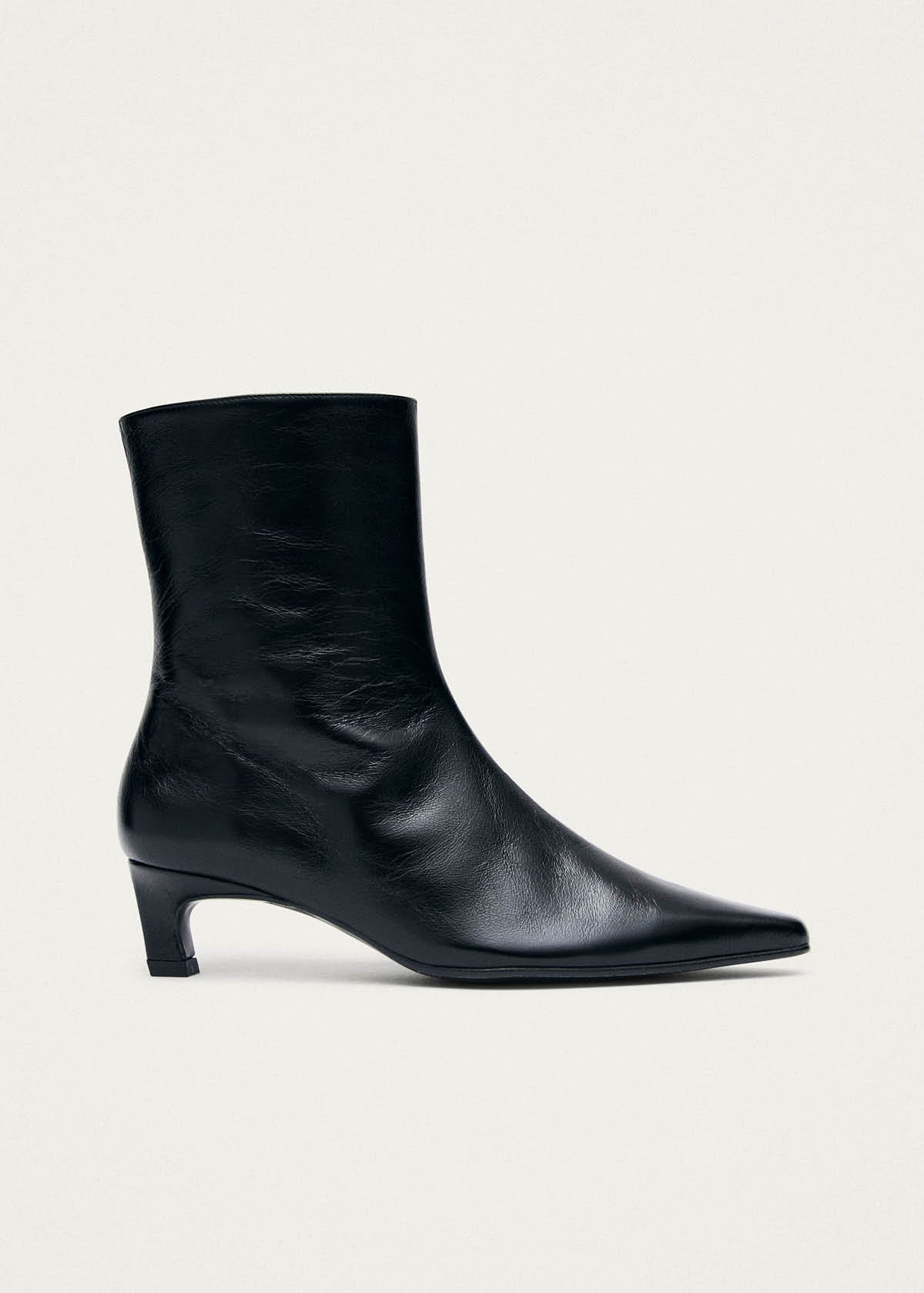 ambar-rift-black-leather-ankle-boots-1